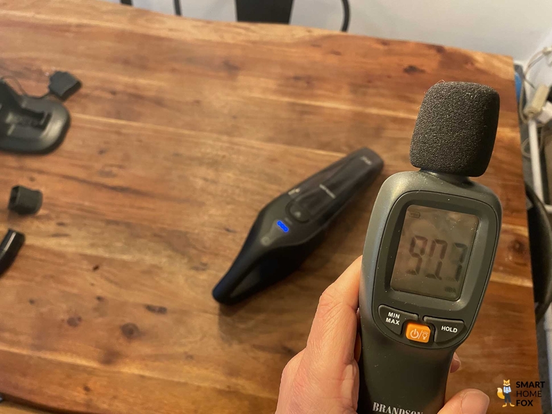 Man sieht die Lautstärke des Bionic Blast Tornado S3.